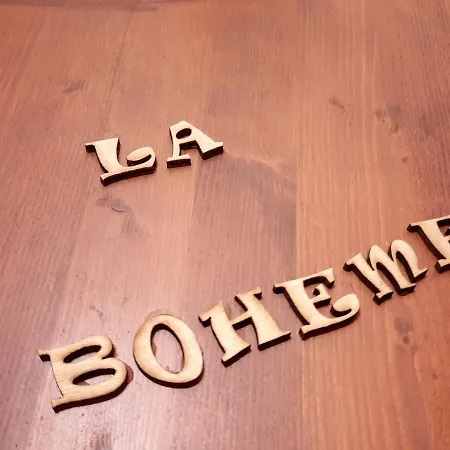 Le Logis Des 3 Coeurs La Boheme Bed & Breakfast *