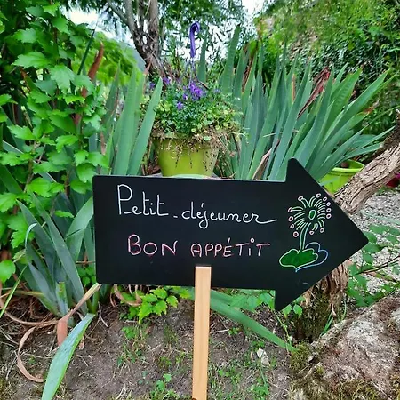 Bed & Breakfast Le Logis Des 3 Coeurs La Boheme Saint-Cernin-de-lʼHerm